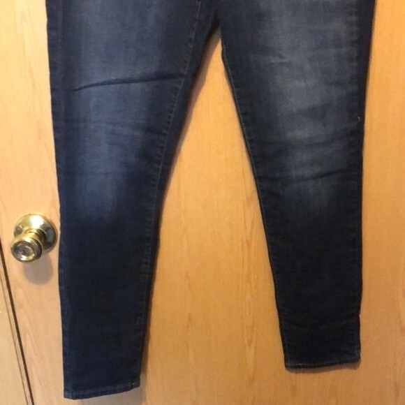 Universal thread size 8/29R high rise skinny - Picture 6 of 8